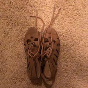 Soda Girl’s Lace Up Sandals Size 6